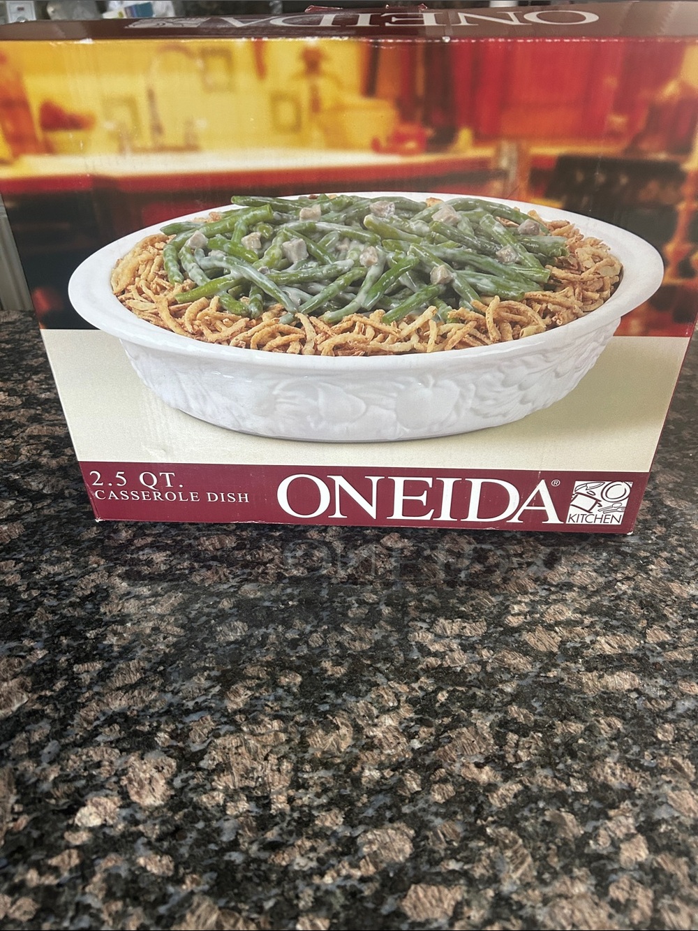 ONEIDA WHITE EMBOSSED CERAMIC 2.5 QT CASSEROLE DISH NET